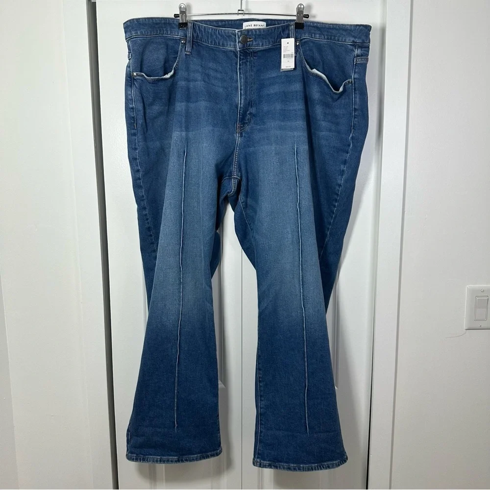 Lane Bryant Women’s Signature Fit Relaxed Straight Mid Rise Jeans Size 26 NWT - Picture 1 of 9
